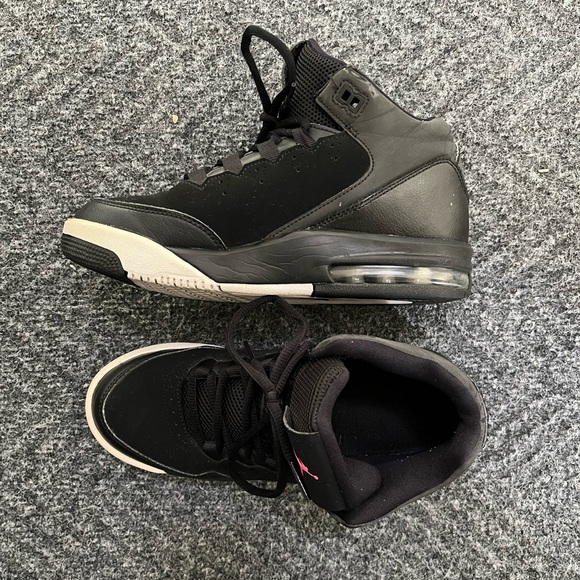 Junior Girls Jordan’s - Picture 3 of 5